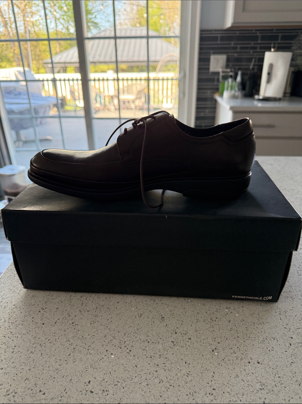 Kenneth Cole Men’s Dark Brown Lace-Up Oxford